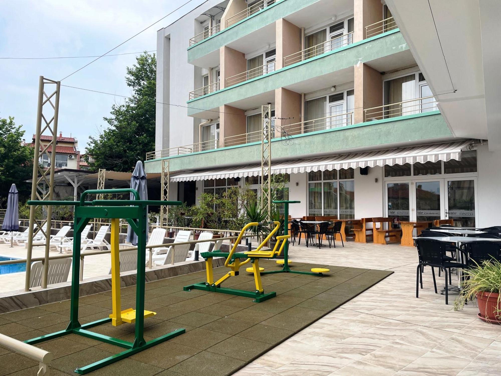 Hotel Onyx Kiten  Exterior photo